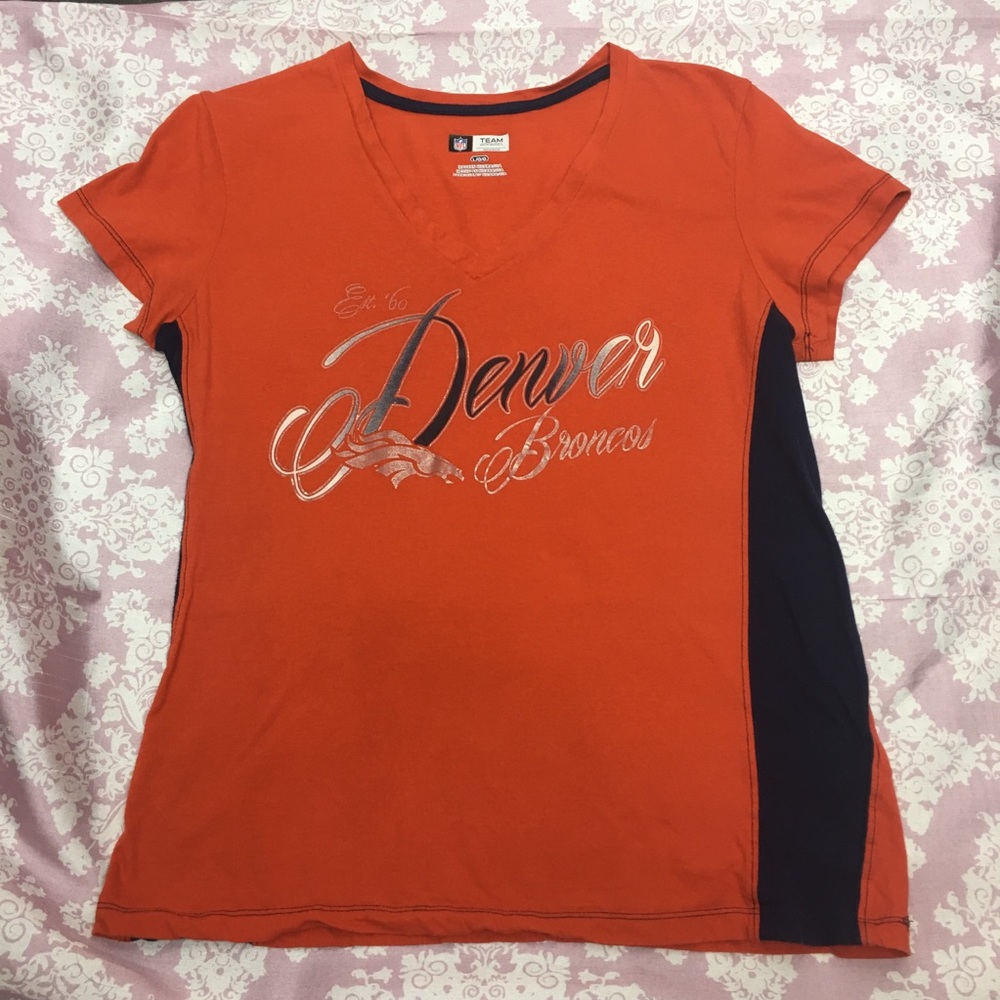 NFL Denver Broncos T-shirt  Size: Large